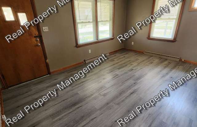 Two Bedroom Ranch on Quiet Street Gallery 2