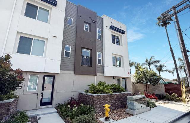 Stunning 3B/2.5BA Townhome in Oceanside for Rent! photos photos
