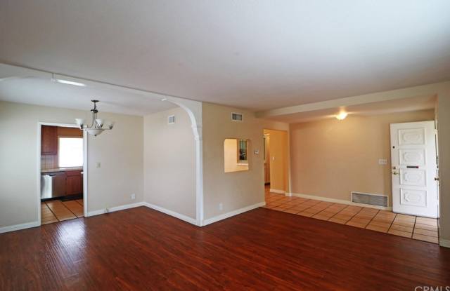 5902 Lynnbrook Gallery 4
