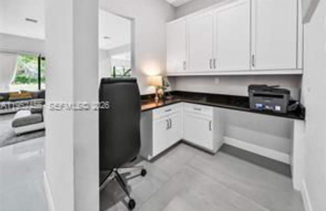 8645 Northwest 39th Court Gallery 3