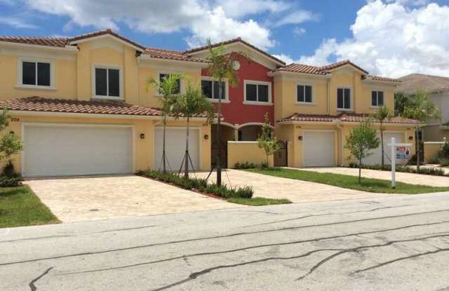 2712 Northeast 30th Place - 2712 Northeast 30th Place, Fort Lauderdale, FL 33306