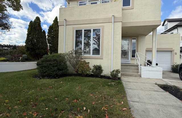 33 Seaside Ct Ct - 33 Seaside Court, Margate City, NJ 08402