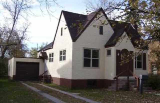 1319 Bixby Avenue Northeast - 1319 Bixby Avenue Northeast, Bemidji, MN 56601
