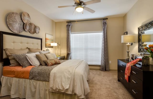 Ashley Auburn Pointe II Gallery 4