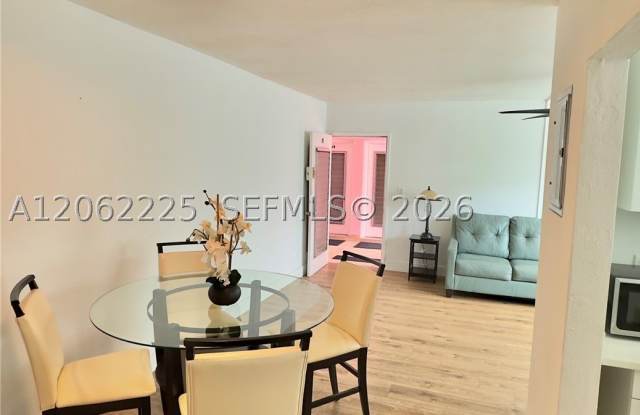 700 Bayshore Dr Gallery 3