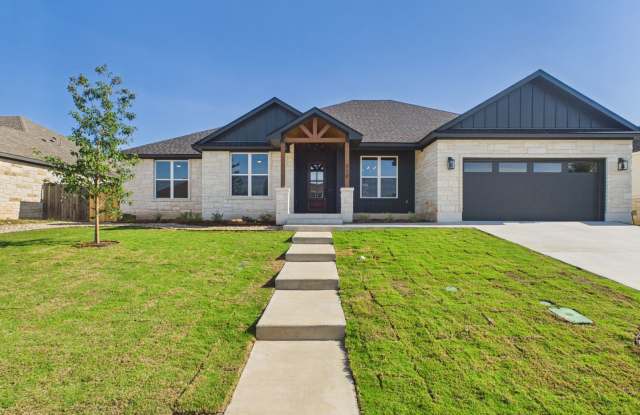 4 Bedroom, 2.5 Bath Home with Luxury Finishes, Statement Kitchen & Private Primary Suite Gallery 4