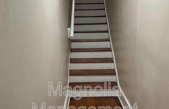 216-B Walnut St. Gallery 2