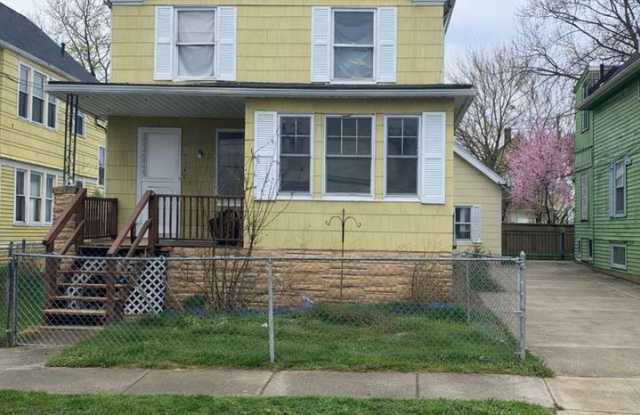 3540 W 61st photos photos