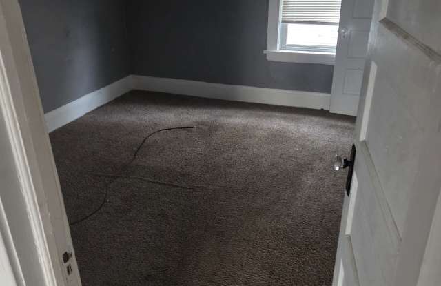 10702 Bryant Avenue - 1 Gallery 3