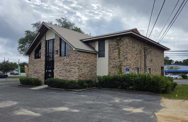 638 N Ferdon Boulevard Gallery 4