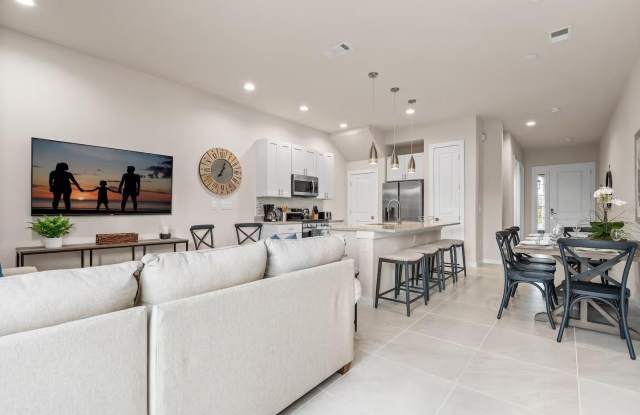 7568 SUNFLOWER Circle Gallery 4