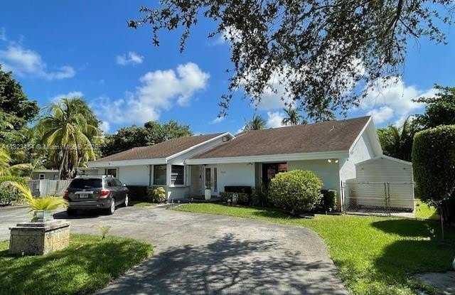 5780 SW 59th Pl photos photos