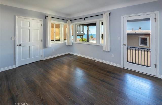 2917 Crest Drive - 2917 Crest Drive, Manhattan Beach, CA 90266