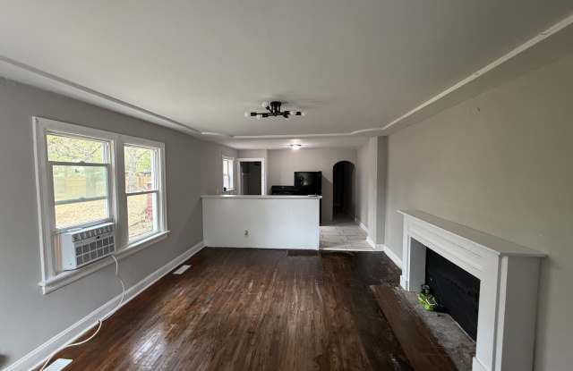 1021 Jackson North Avenue - 1 Gallery 2