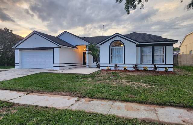 2883 PICADILLY Circle Gallery 2