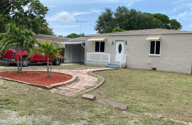 713 SW 10th St - 713 Southwest 10th Street, Fort Lauderdale, FL 33315