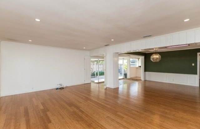 452 Delaine Drive Gallery 4