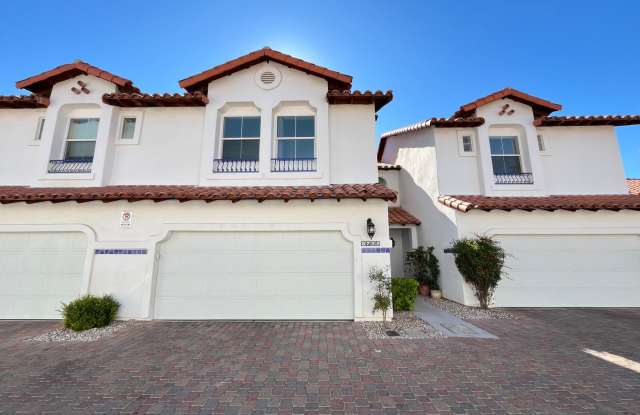 Townhouse 3 Bedrooms 2.5 Bathrooms in Gated Community! Gallery 1