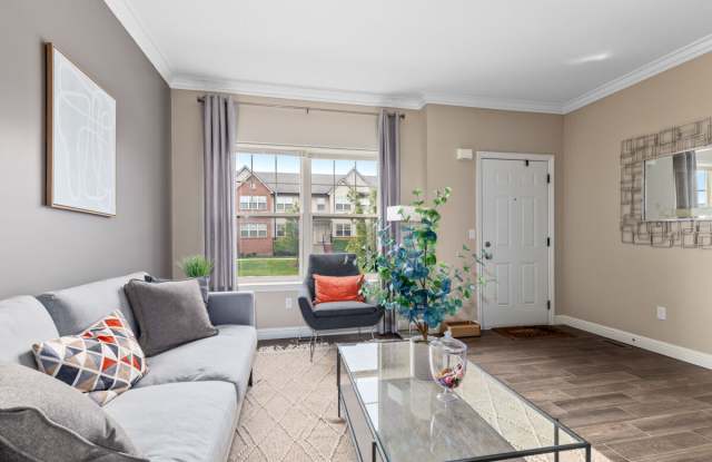 Encore Townhomes I Gallery 4