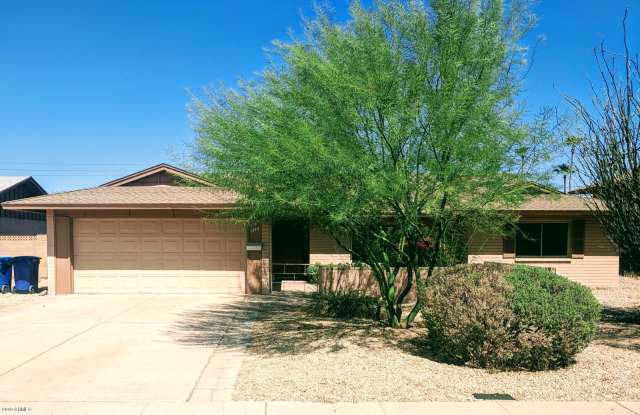 1740 E LAGUNA Drive - 1740 East Laguna Drive, Tempe, AZ 85282
