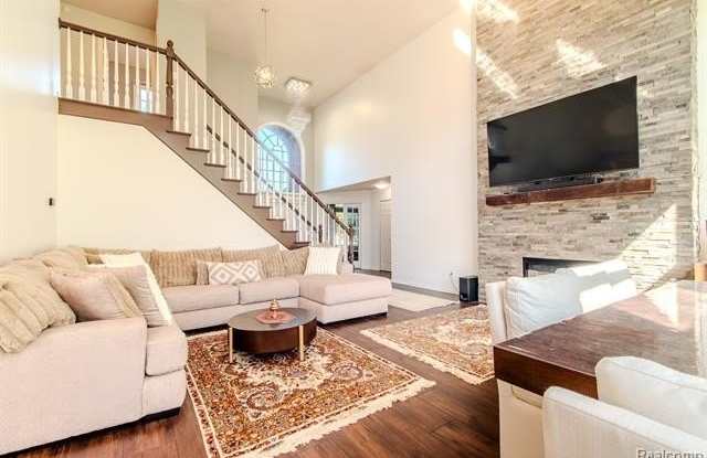 56194 Birkdale Drive Gallery 4
