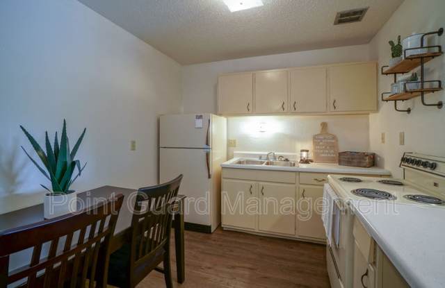 1430 Cambridge Place - 1430 Cambridge Place, Manhattan, KS 66502