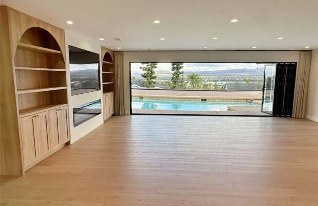 5219 East Gatewood Lane Gallery 4