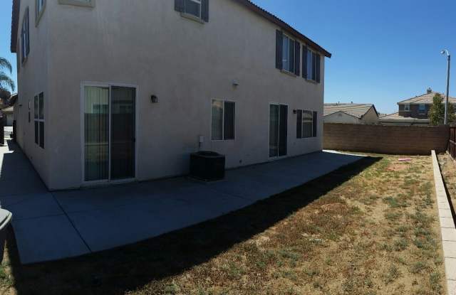 4 Bedroom / 4 Bathroom Perris Home Gallery 4