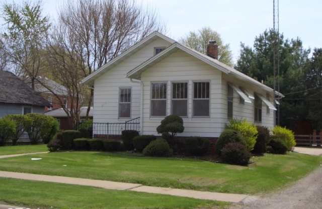 315 W. Pierce - 315 West Pierce Street, Macomb, IL 61455