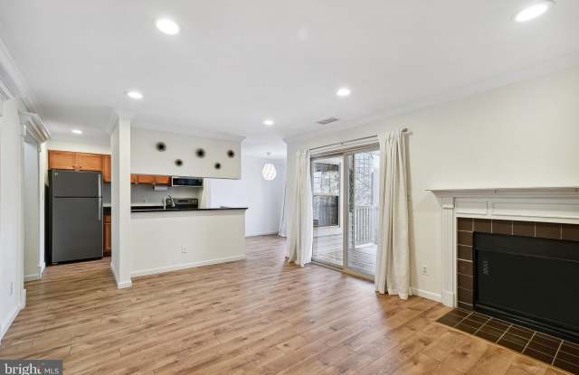 11715 OLDE ENGLISH Drive unit: F photos photos 11715 OLDE ENGLISH Drive unit: F photos photos