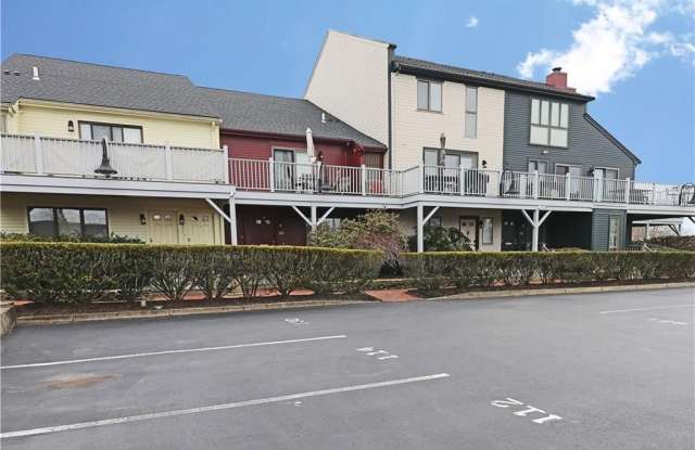 303 Swan's Wharf Gallery 2