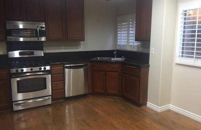 2060 VILLA DEL LAGO DR. #A CHINO HILLS 91709(3 BED / 2.5 BATH) Gallery 3