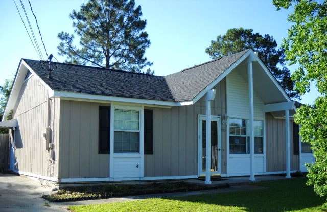 2310 Creekwood Dr photos photos