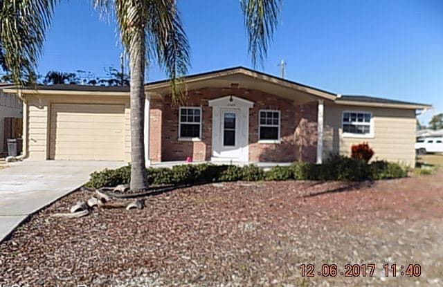 3709 Bradford Drive - 3709 Bradford Drive, Beacon Square, FL 34691