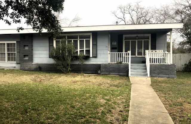 417 S VANDIVER RD - 417 South Vandiver Road, Terrell Hills, TX 78209