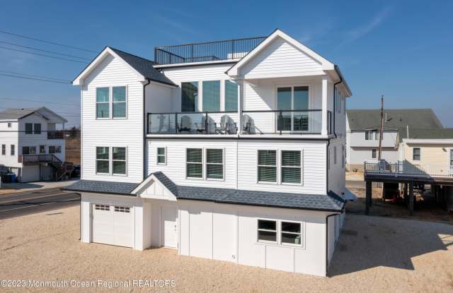 1308 E Bay Avenue photos photos
