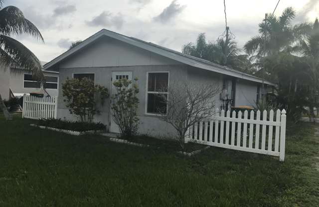 1688 Winstan Avenue - 1688 Winstan Avenue, Englewood, FL 34223