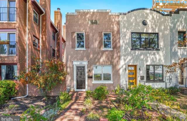 1342 L Street SE Gallery 1