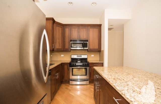 3247 N Kenmore Ave photos photos