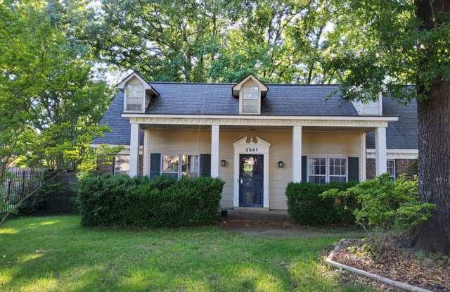 2541 Surrey Wood Dr photos photos