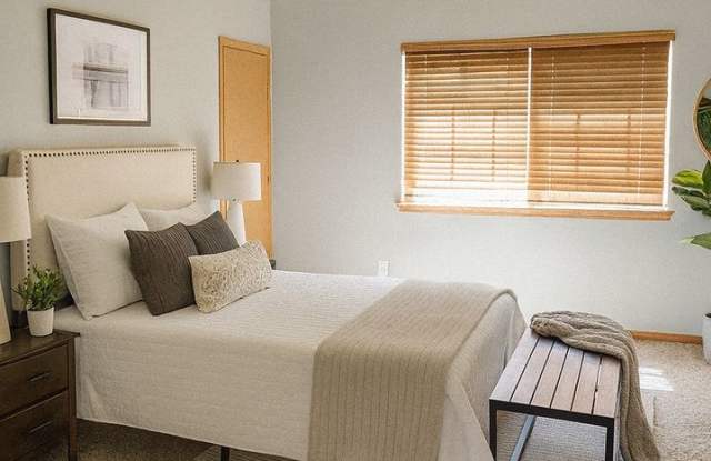 3 bedroom 3.5 Bathroom Townhouse - Coming OCTOBER Gallery 4