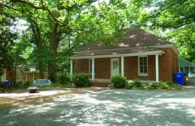 Incredible location for this renovated 3br house just 2 blocks from UNC... Walk to Campus!! Gallery 3