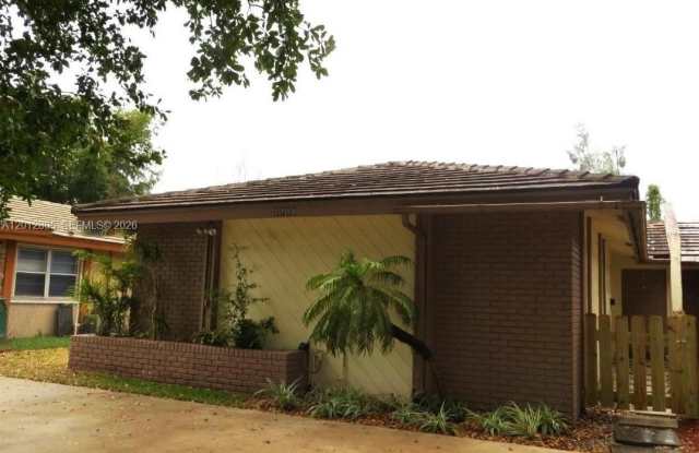 3700 Riverside Dr photos photos