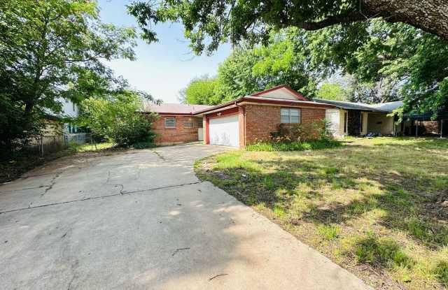 3 Bed 1.5 Bath 2 Car Garage Duplex In Del City photos photos