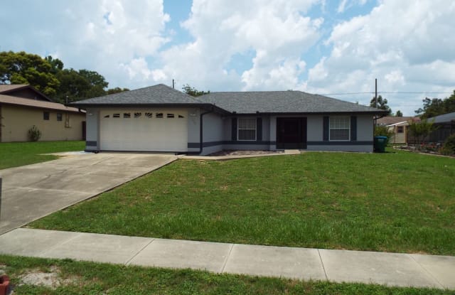 1930 E Chapel Dr - 1930 East Chapel Drive, Deltona, FL 32738