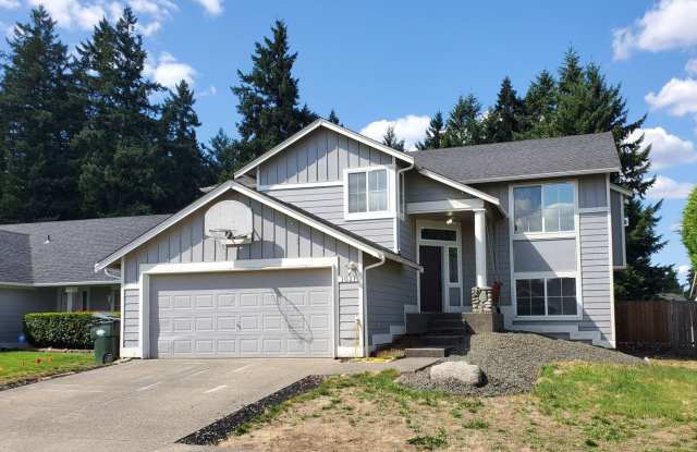 5 Bed /3 Bath Home in Spanaway photos photos