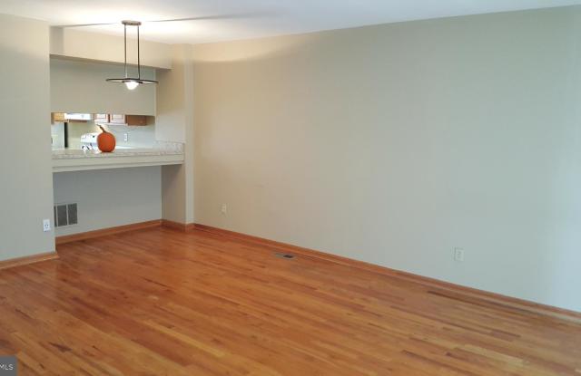 2426 POTTERFIELD Gallery 3