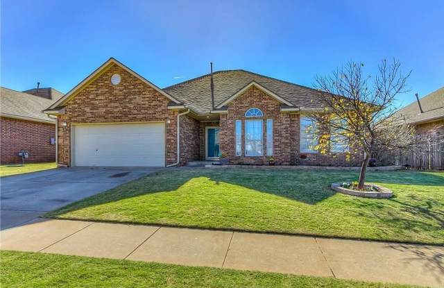 Spacious 3-Bedroom Gem with Backyard Bliss in Edmond! photos photos