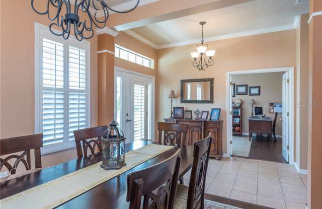 6104 PARKSET DRIVE Gallery 3