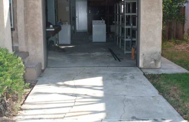 5218 Calderwood St Gallery 3